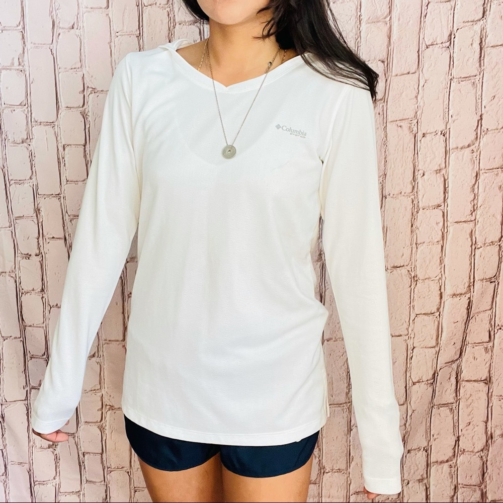 Columbia white long sleeved hoodie